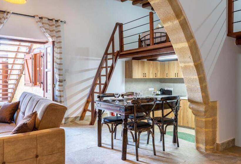 Stone Court Boutique Studios