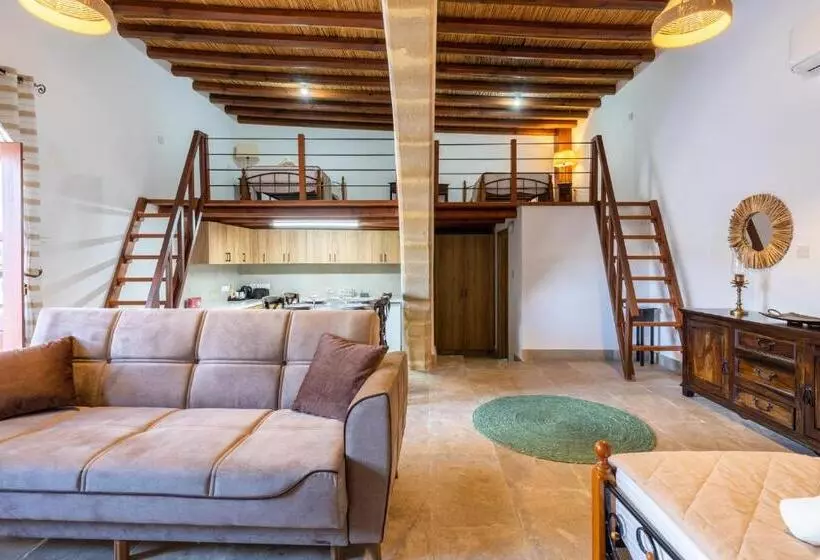 Stone Court Boutique Studios