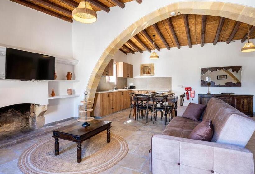 Stone Court Boutique Studios