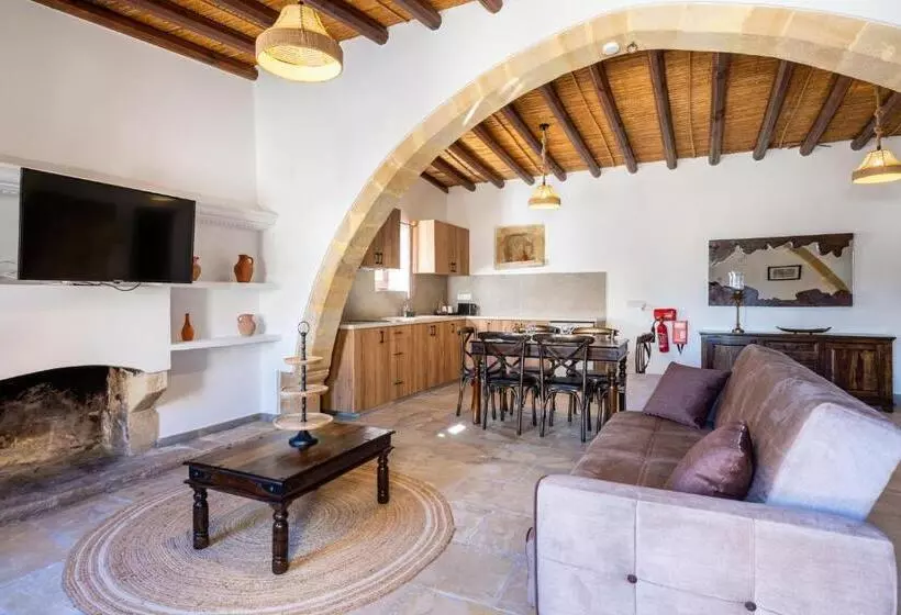 Stone Court Boutique Studios