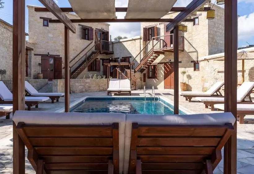 Stone Court Boutique Studios