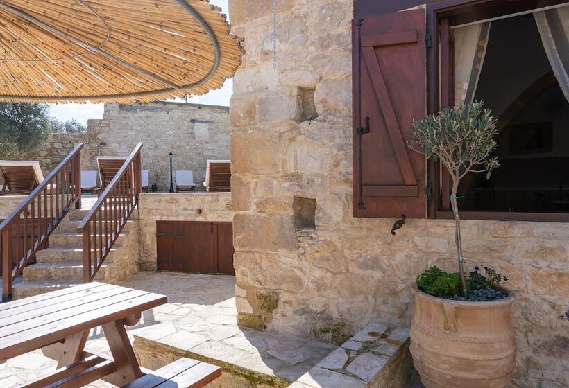 Stone Court Boutique Studios