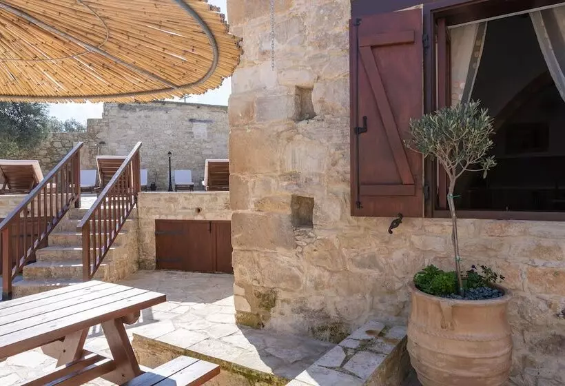 Stone Court Boutique Studios