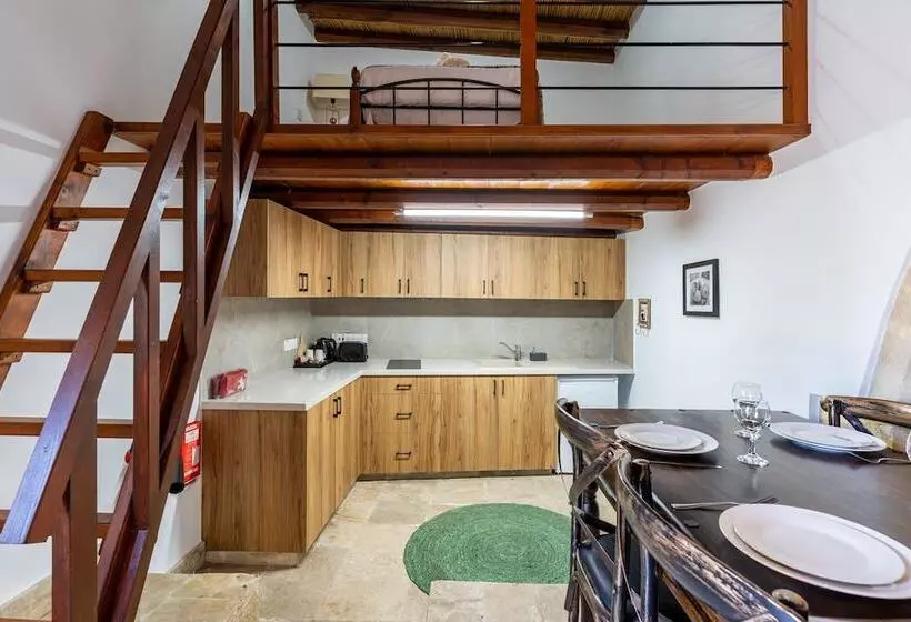 Stone Court Boutique Studios