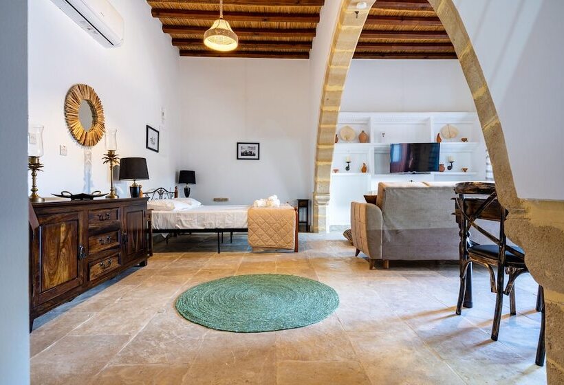 Stone Court Boutique Studios