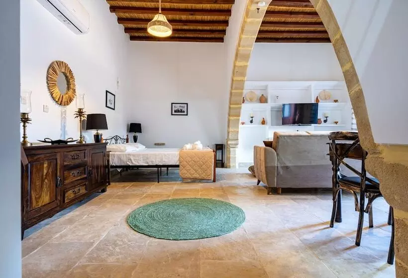 Stone Court Boutique Studios