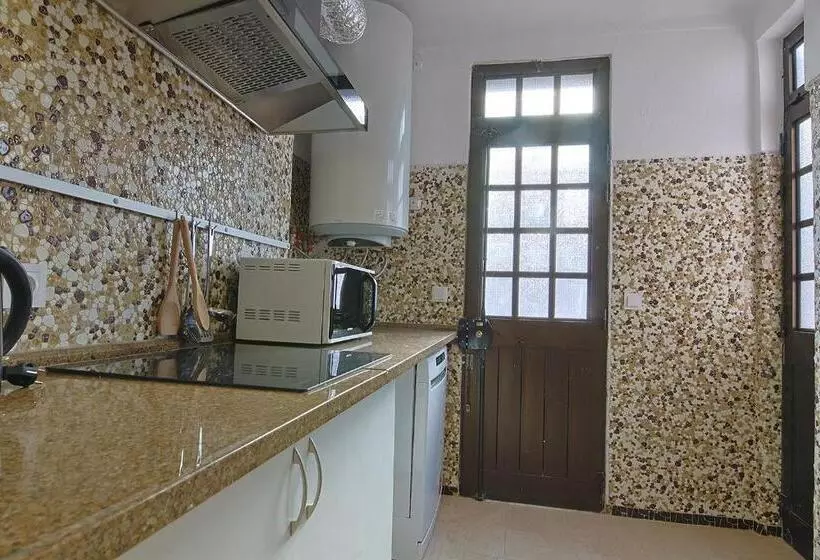 Retkeilymaja Vila Olivença