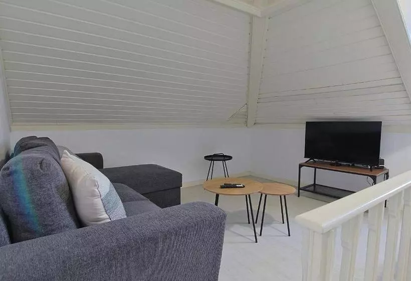 Retkeilymaja Vila Olivença