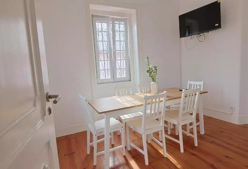 Retkeilymaja Vila Olivença