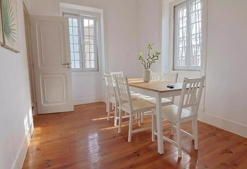 Retkeilymaja Vila Olivença