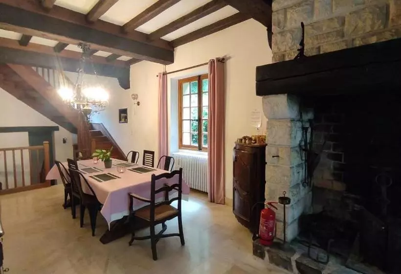 ベッドアンドブレックファースト La Fontaine Du Mas