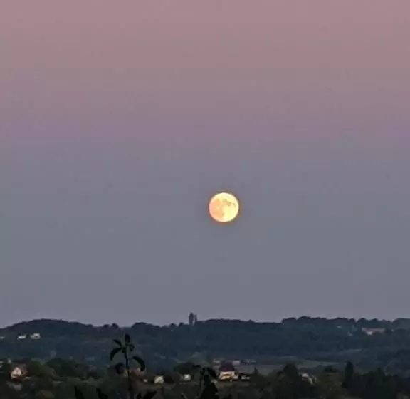 ベッドアンドブレックファースト La Fontaine Du Mas