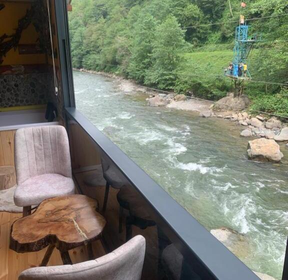 مبيت وإفطار üç Pınar Cafe & Suit Bungalow