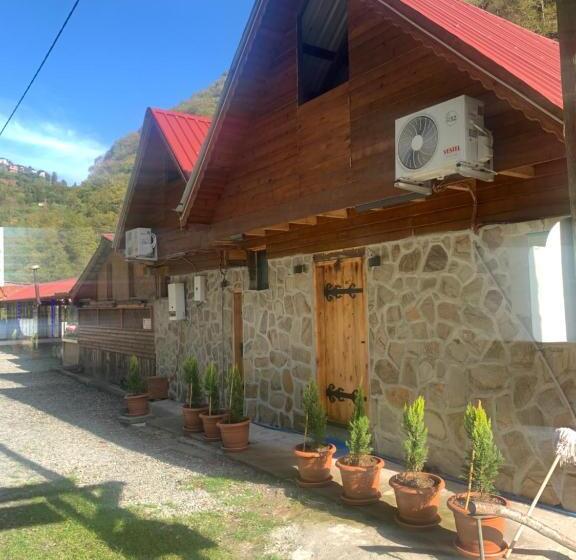 مبيت وإفطار üç Pınar Cafe & Suit Bungalow