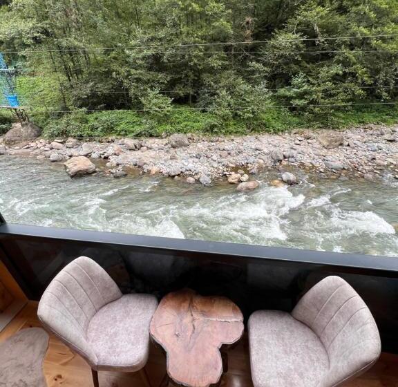 مبيت وإفطار üç Pınar Cafe & Suit Bungalow