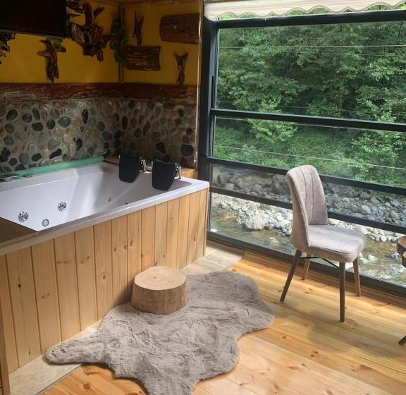 مبيت وإفطار üç Pınar Cafe & Suit Bungalow