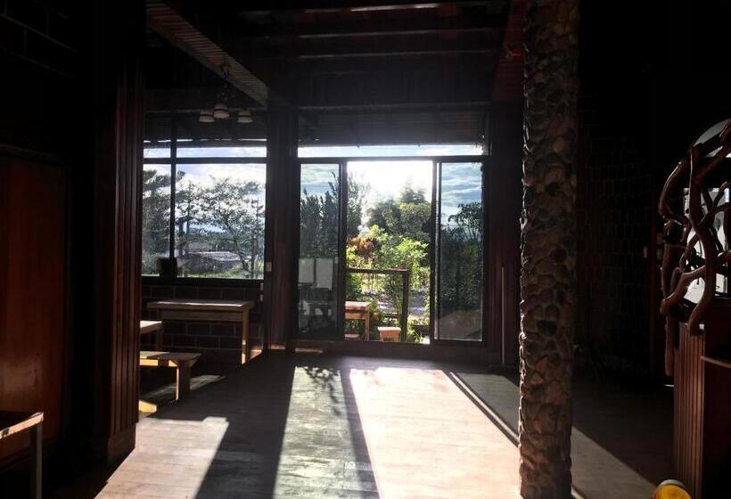 住宿加早餐  The Roadhouse