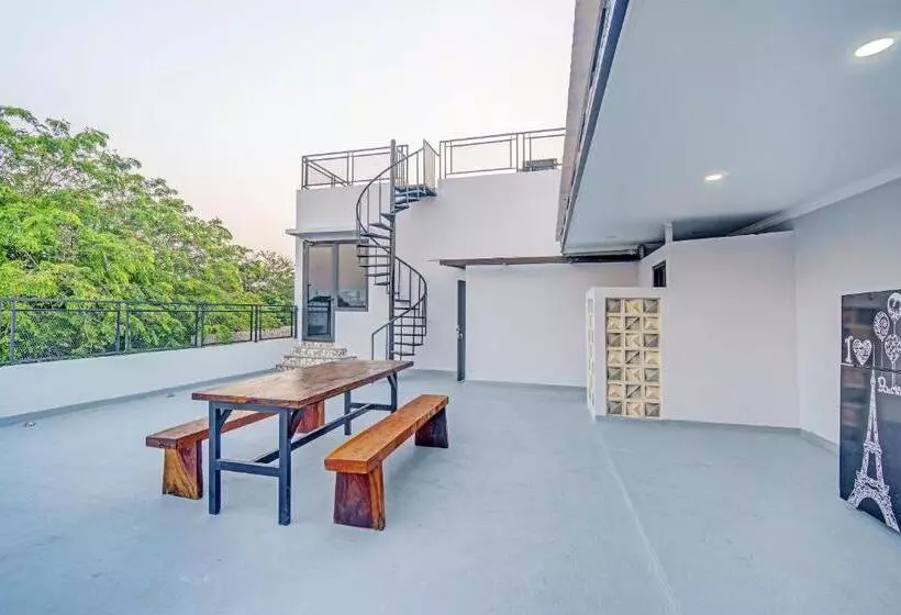 Hotelli D Twinz House Syariah Redpartner