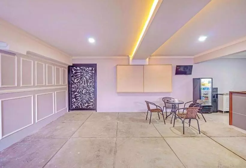 Hotelli D Twinz House Syariah Redpartner