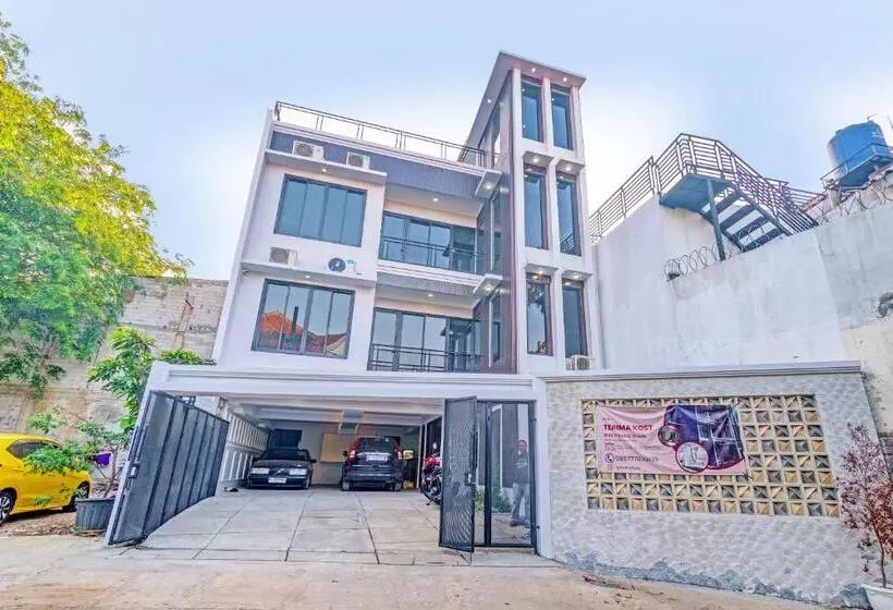 Hotelli D Twinz House Syariah Redpartner