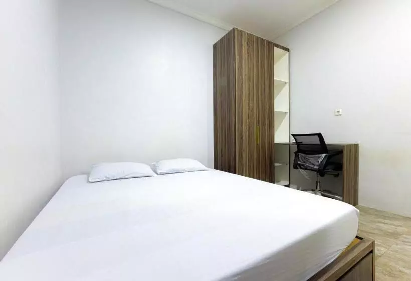 Hotelli D Twinz House Syariah Redpartner