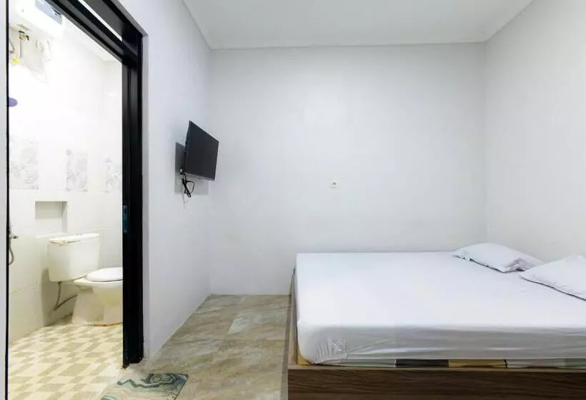 Hotelli D Twinz House Syariah Redpartner