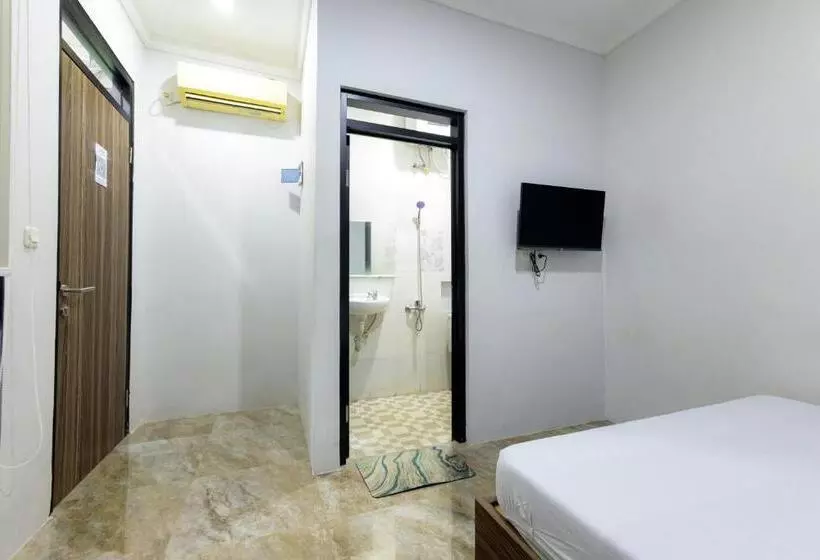 Hotelli D Twinz House Syariah Redpartner