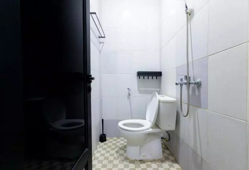 Hotelli D Twinz House Syariah Redpartner