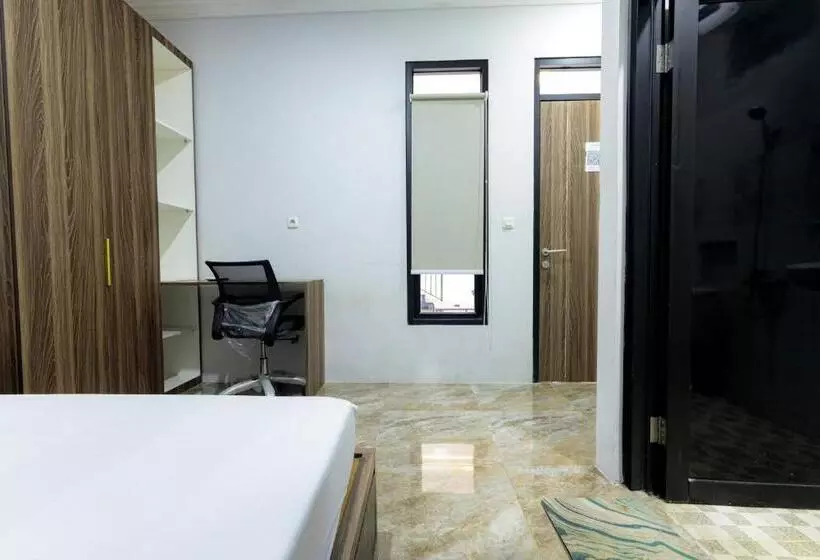 Hotelli D Twinz House Syariah Redpartner