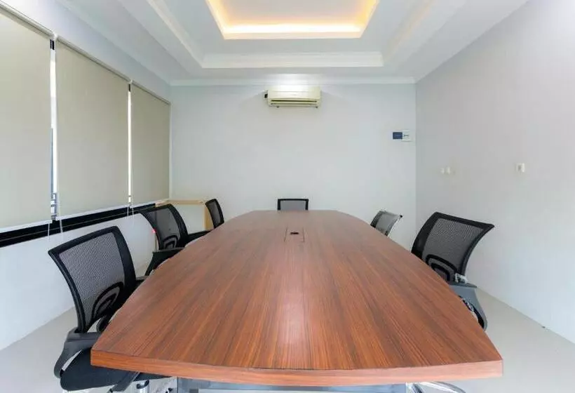 Hotelli D Twinz House Syariah Redpartner