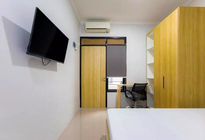 Hotelli D Twinz House Syariah Redpartner