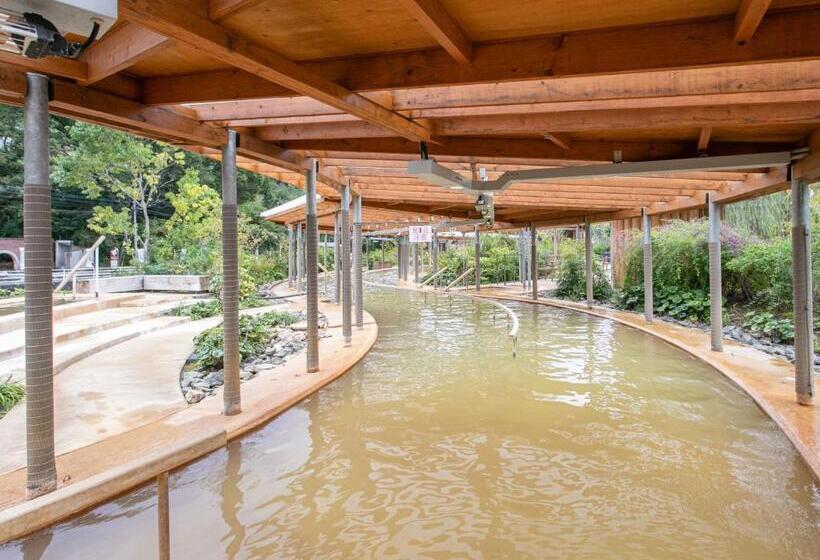 בית מלון כפרי Kur Park Nagayu