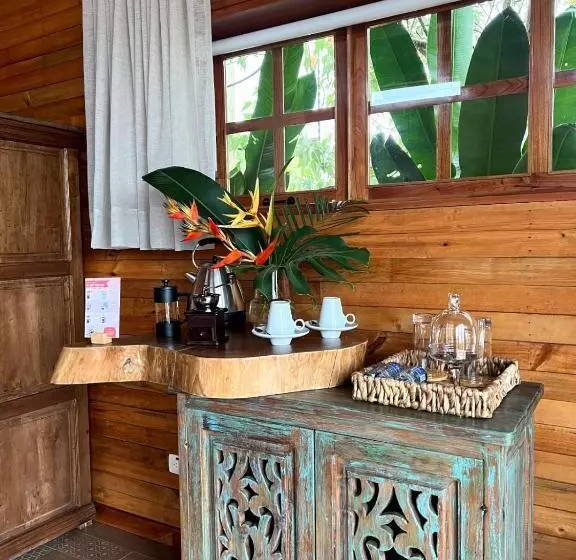 ホテル La Perla Finca