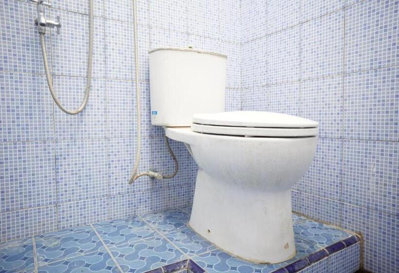 בית מלון כפרי Oyo Life 92886 Rumah Nyaman Radhika 2 Syariah