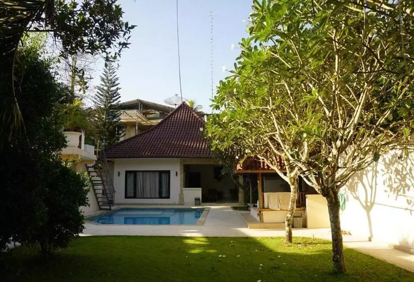 ペンション Timbe Bakong Villas