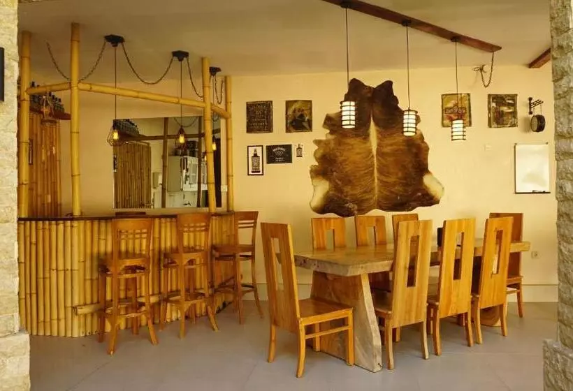 ペンション Timbe Bakong Villas