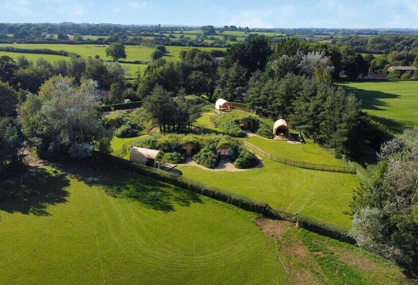 منتجع Luckington Burrows