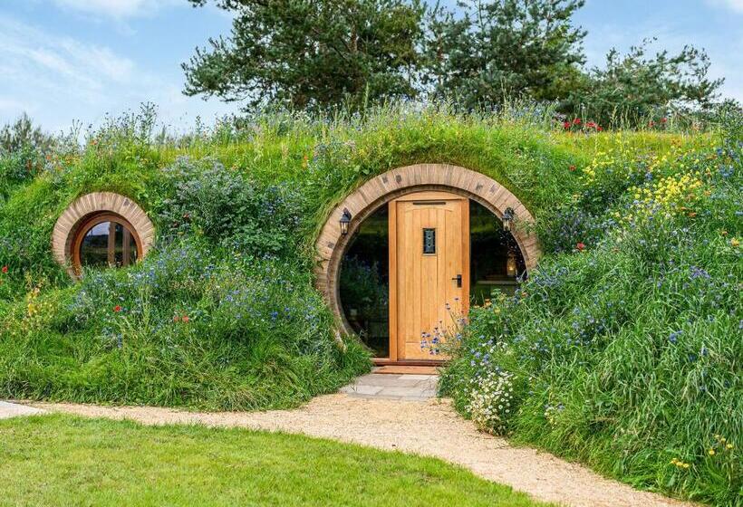 渡假胜地  Luckington Burrows