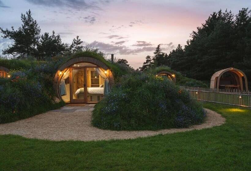 منتجع Luckington Burrows