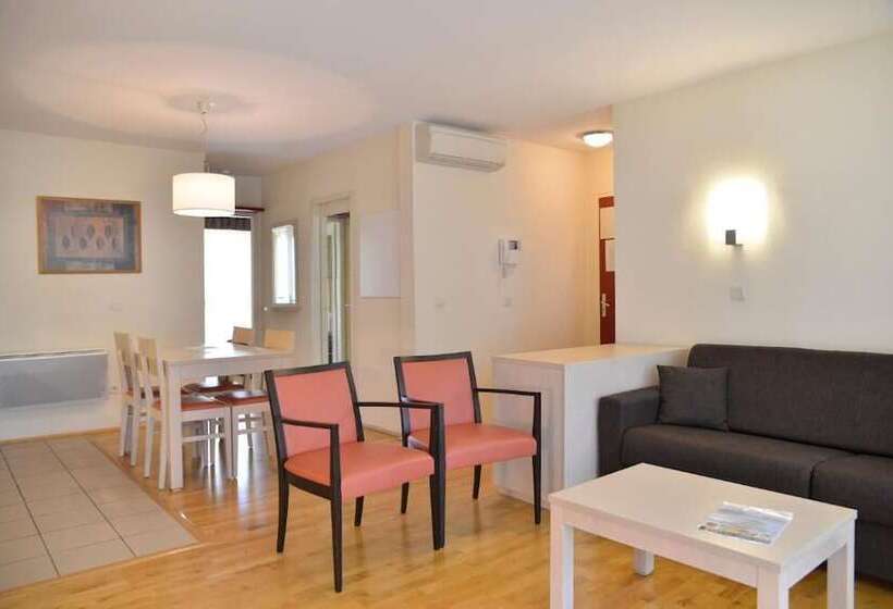 Adonis Divonne, Les Bains Résidence Du Lac