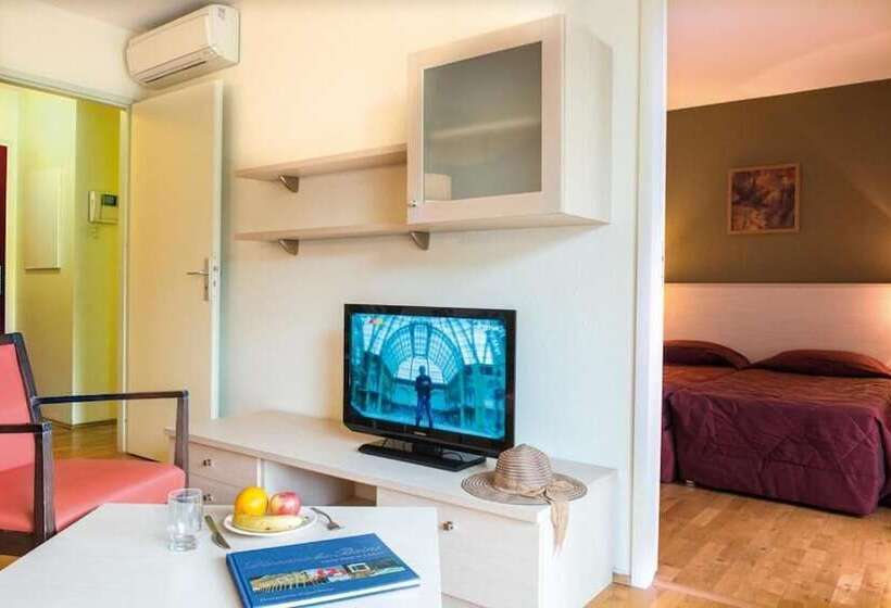 Adonis Divonne, Les Bains Résidence Du Lac