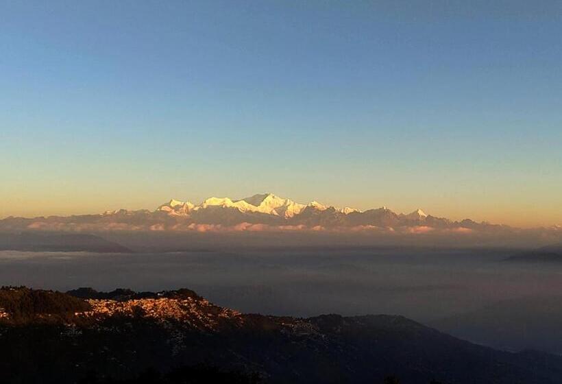 Hostel Hidden Monkey Backpackers, Railway Station, Darjeeling