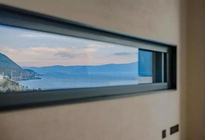 Dali Oriental Seaview Hotel  Dali Erhai