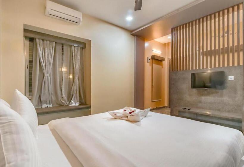 Freesia Resort By Express Inn