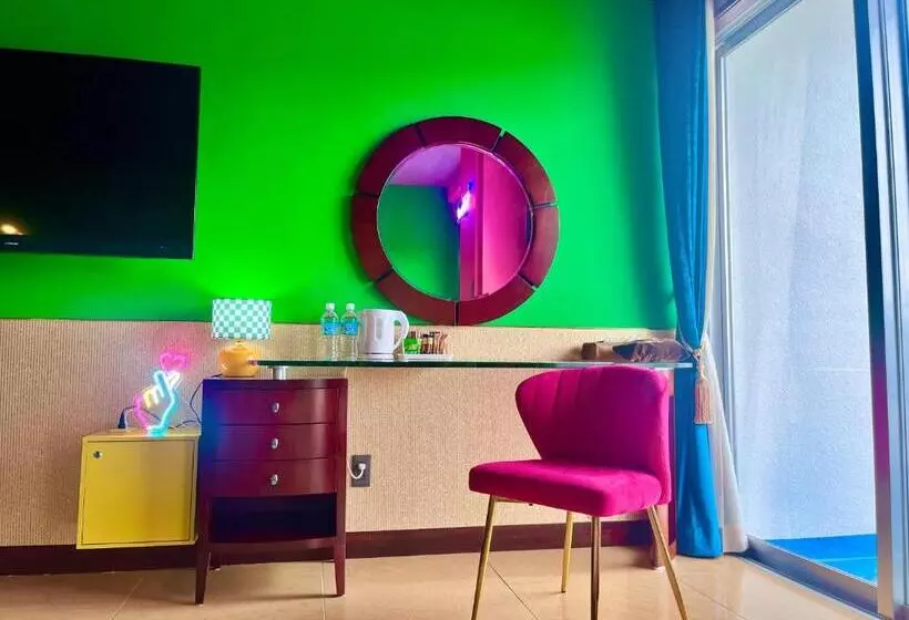 Hotelli Hundred Days