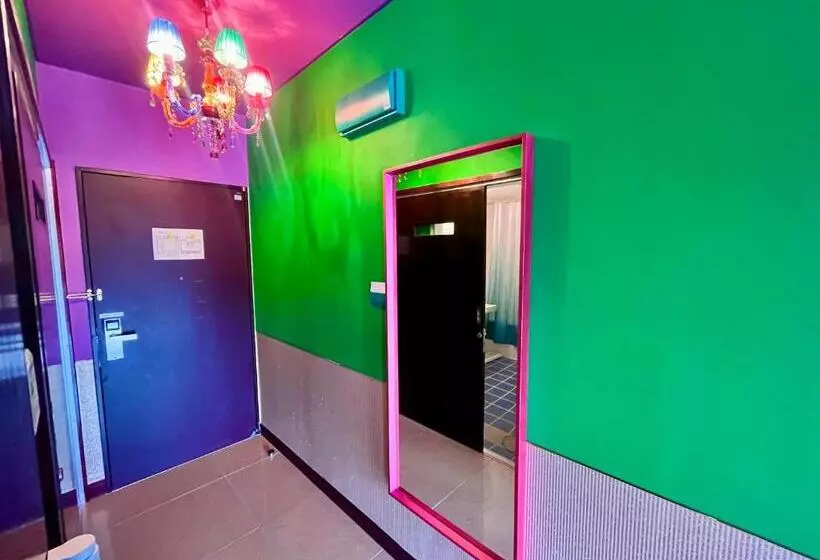 Hotelli Hundred Days