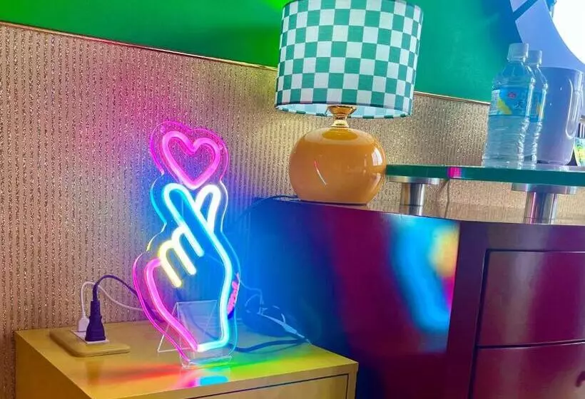 Hotelli Hundred Days