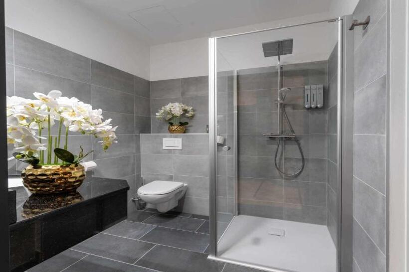 Hotel Plaza Inn Wiener Neustadt, Bw Signature Collection