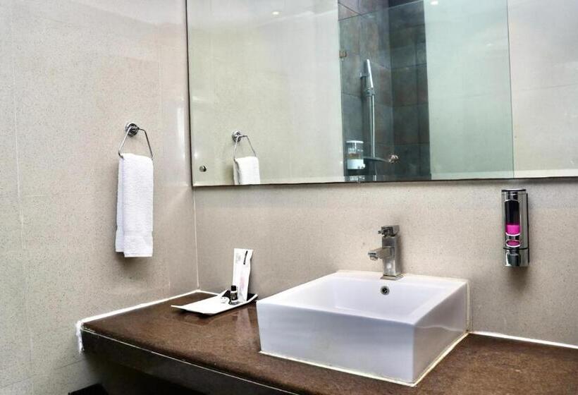 Hotel Tivoli Heritage Palace