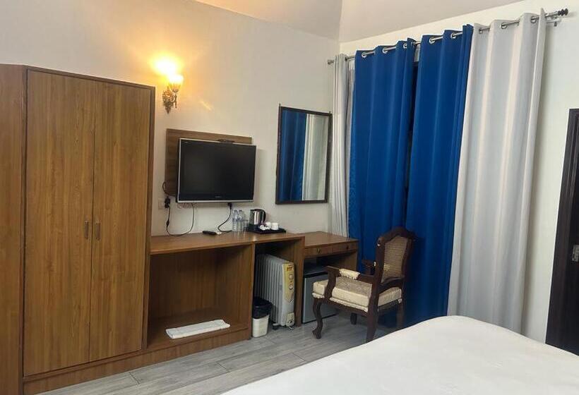 Hotel Tivoli Heritage Palace